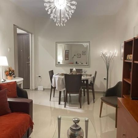 Crimson Suite: 1-Bedroom Apartment In Thessalonique Extérieur photo