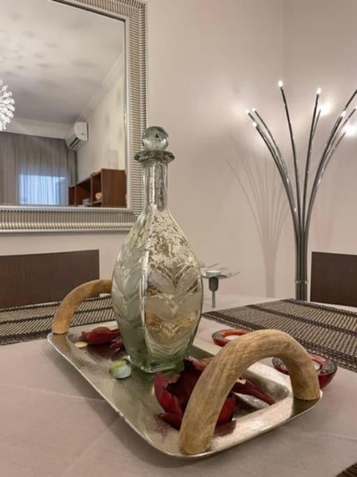 Crimson Suite: 1-Bedroom Apartment In Thessalonique Extérieur photo